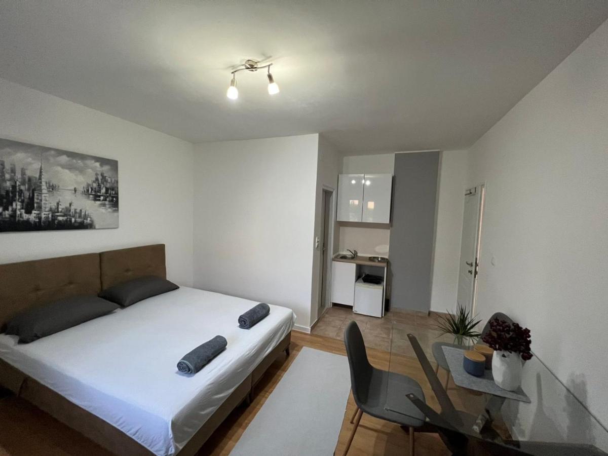 Апартаменти Green Apartments Зеленика